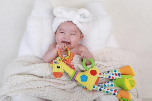 淮滨三个月宝宝正确抱姿 淮滨三个月宝宝正确抱姿